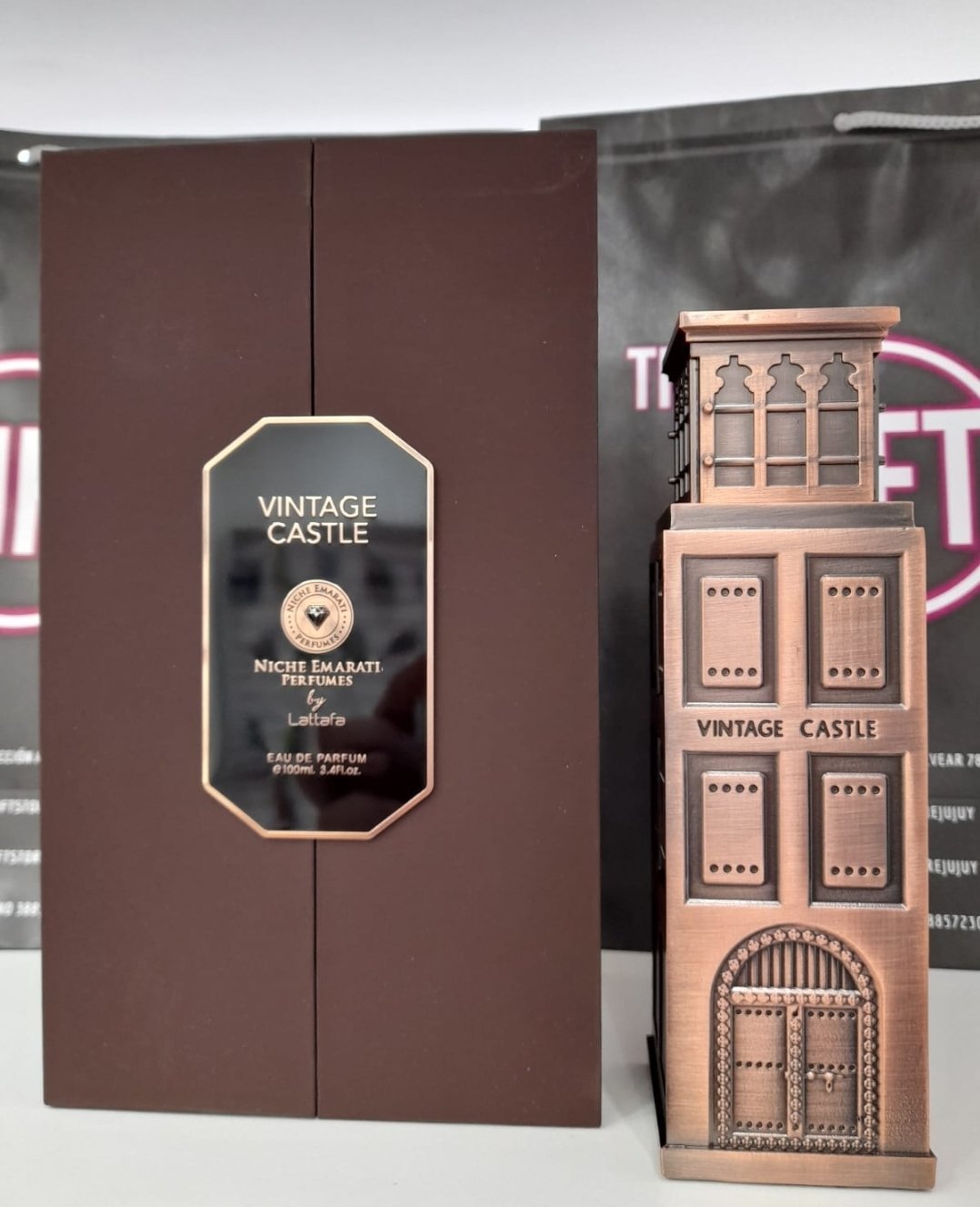 Vintage Castle . Niche Emerati